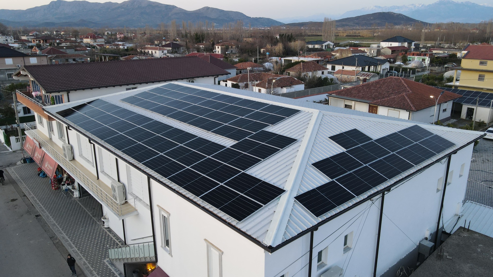 40 KWp — Ndërtesë Tregtare